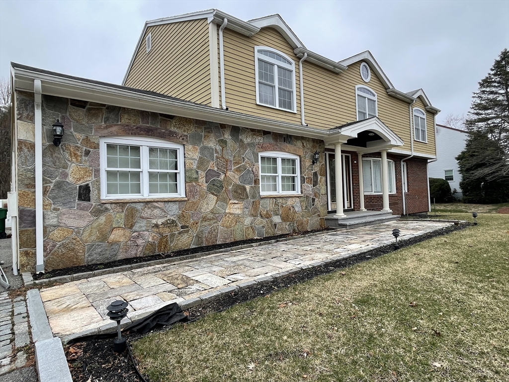 243 Weatherbee Dr