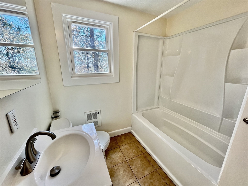 176 Main St #A, Rockport, MA Photo #22