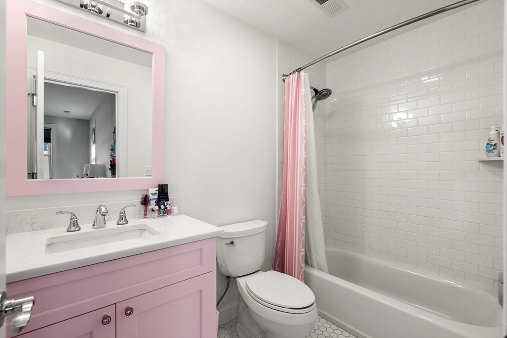 Millis, Massachusetts 02054, United States, 4 Bedrooms Bedrooms, ,5 BathroomsBathrooms,Residential,Active,88620