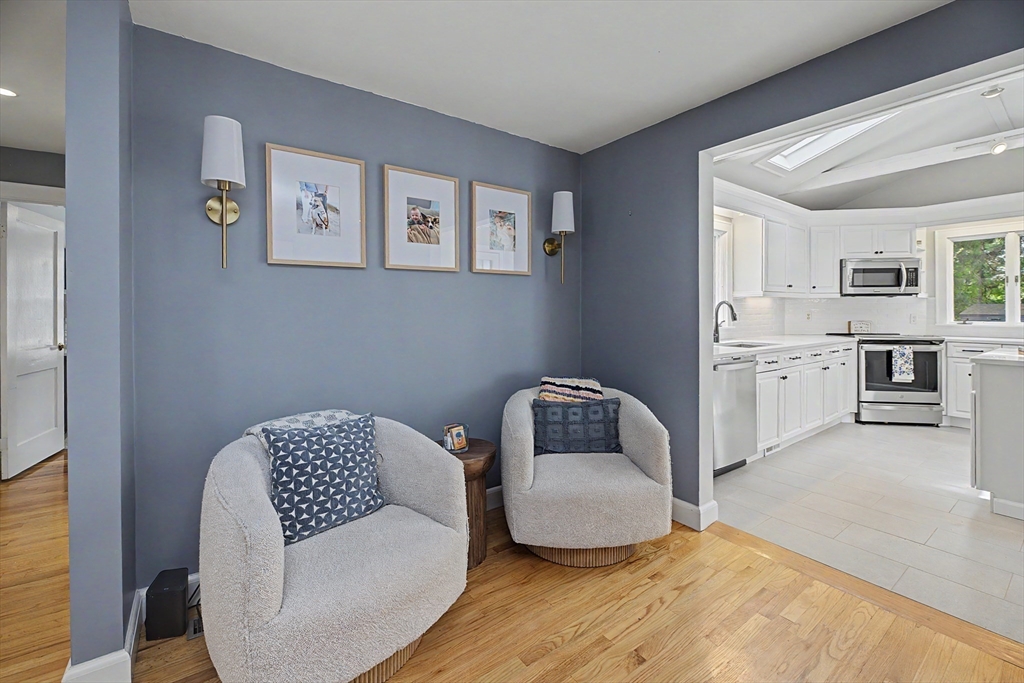 9 Macdonald Circle, Walpole, MA Photo #10