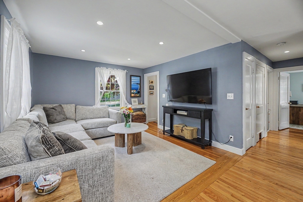 9 Macdonald Circle, Walpole, MA Photo #6