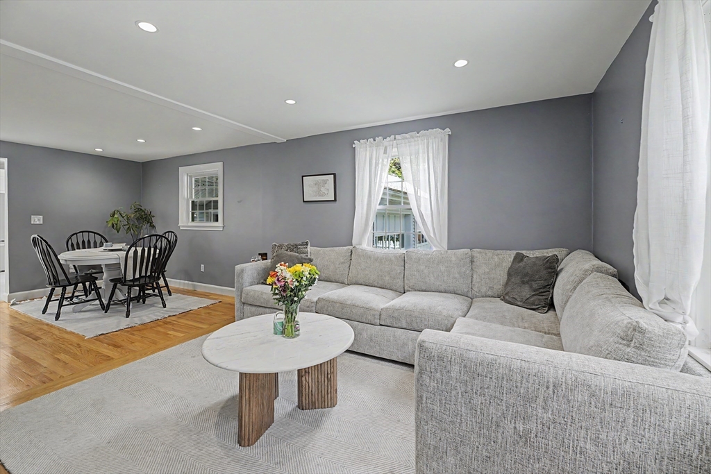 9 Macdonald Circle, Walpole, MA Photo #12