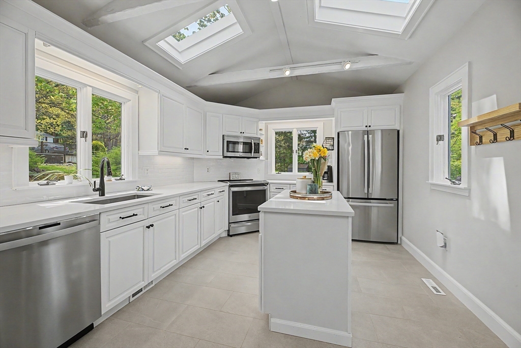 9 Macdonald Circle, Walpole, MA Photo #15
