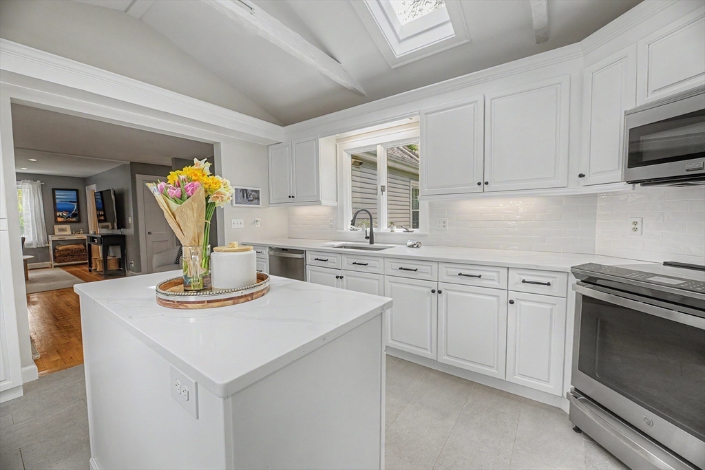 9 Macdonald Circle, Walpole, MA Photo #18
