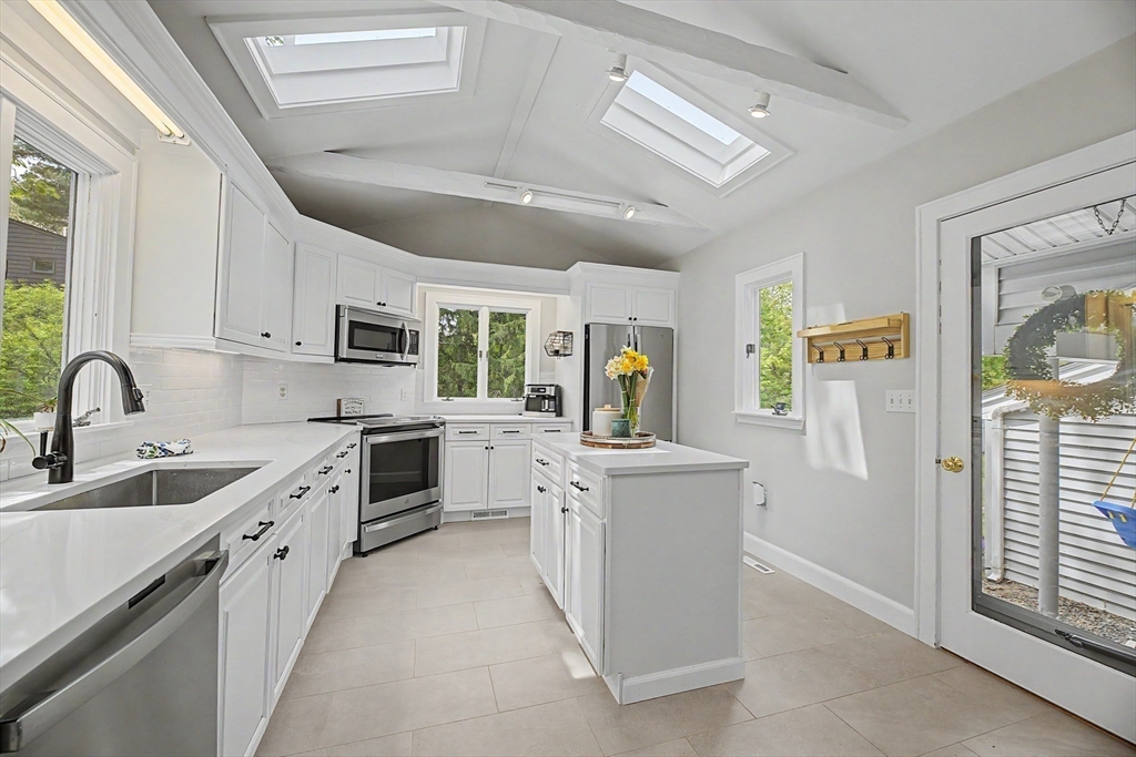 9 Macdonald Circle, Walpole, MA Photo #19