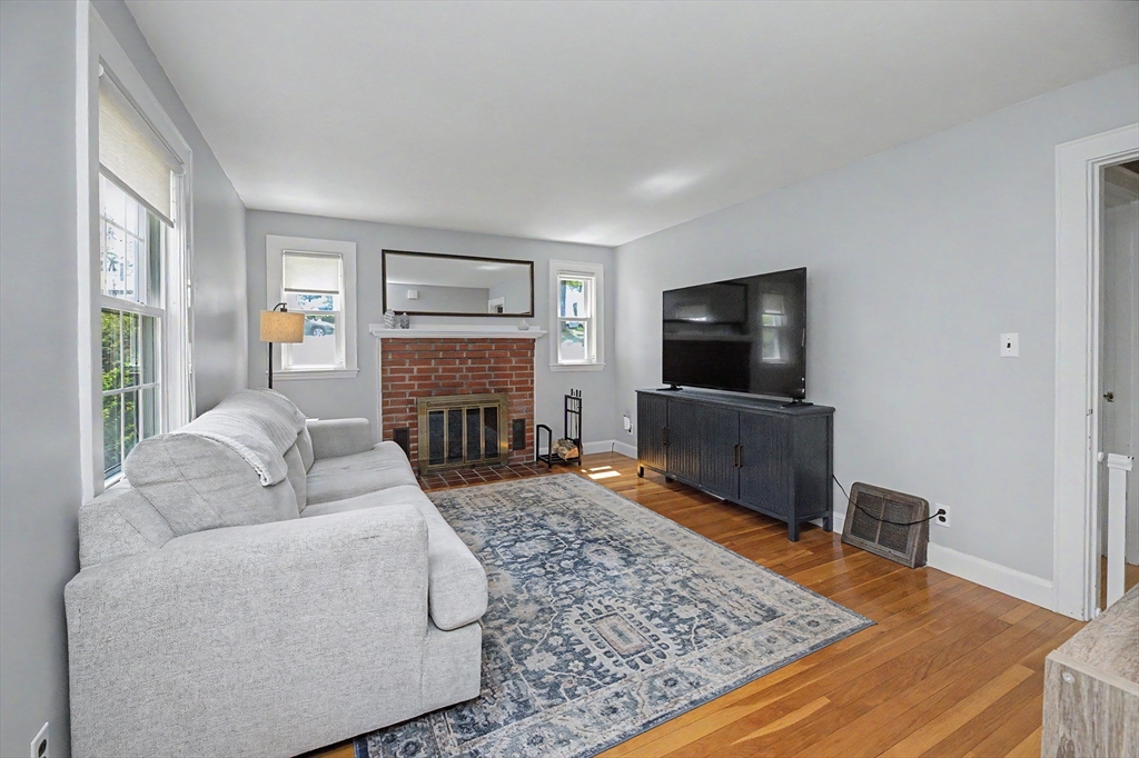 9 Macdonald Circle, Walpole, MA Photo #4