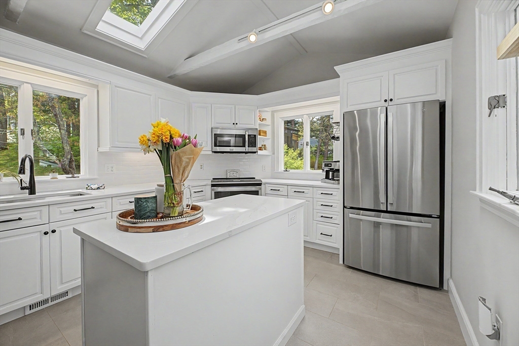9 Macdonald Circle, Walpole, MA Photo #16