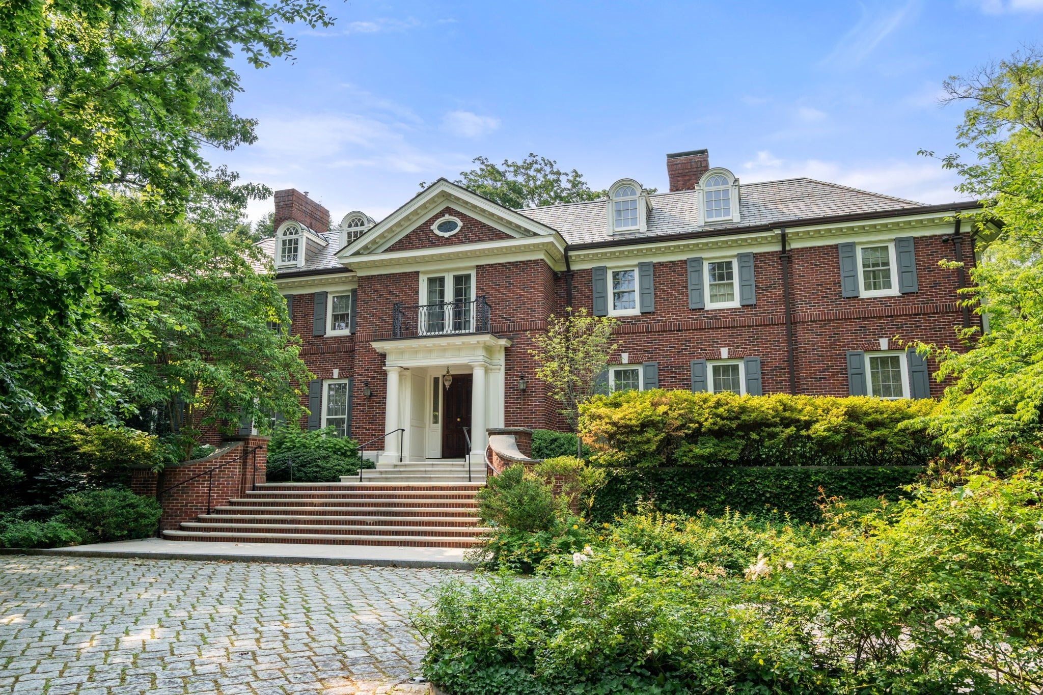 381 Warren Street