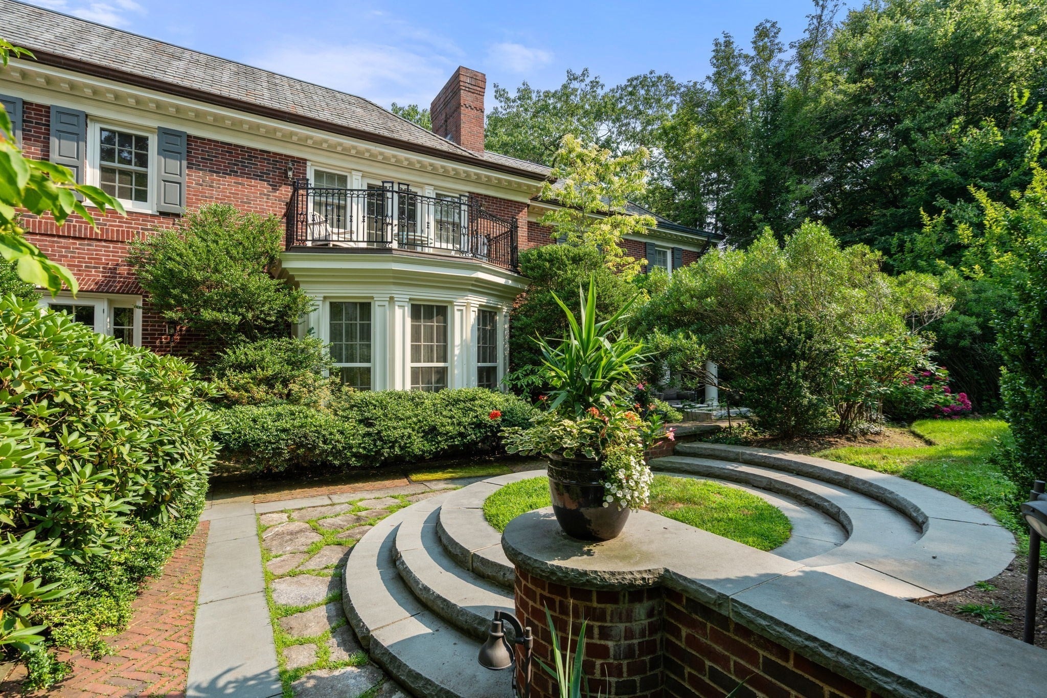 381 Warren Street, Brookline, MA Photo #30