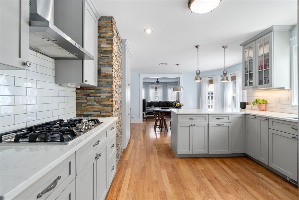30-32 Whitman St