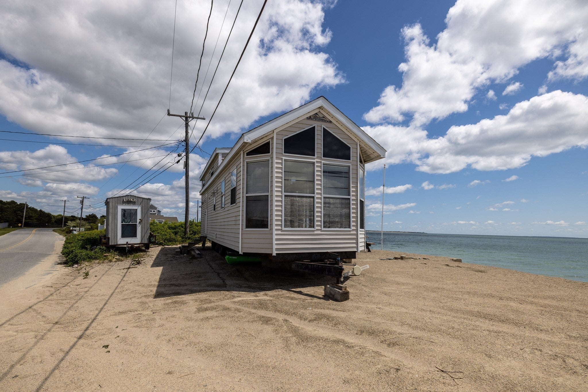 238/242 East Beach Rd