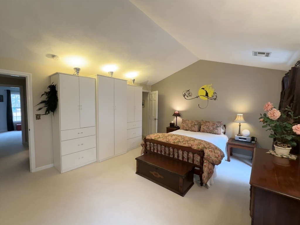 Medfield, Massachusetts 02052, United States, 2 Bedrooms Bedrooms, ,2 BathroomsBathrooms,Residential,Active,103416