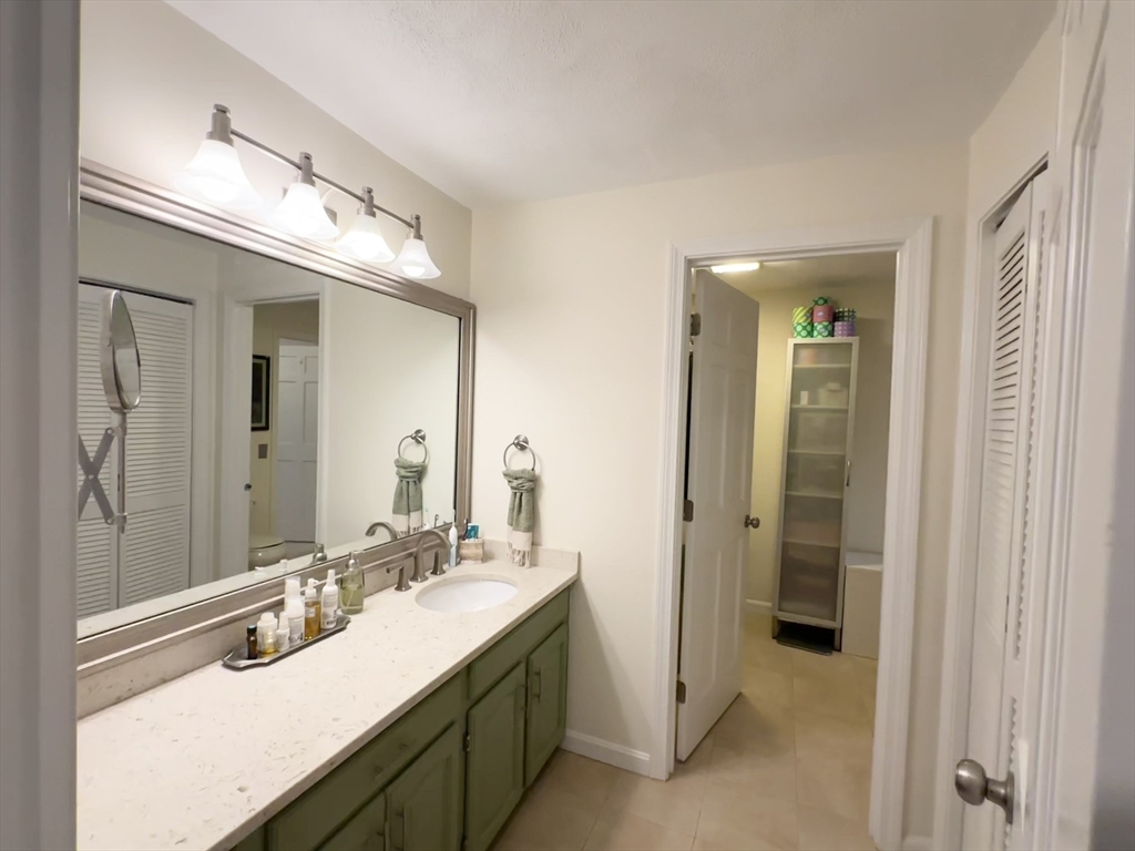 Medfield, Massachusetts 02052, United States, 2 Bedrooms Bedrooms, ,2 BathroomsBathrooms,Residential,Active,103416