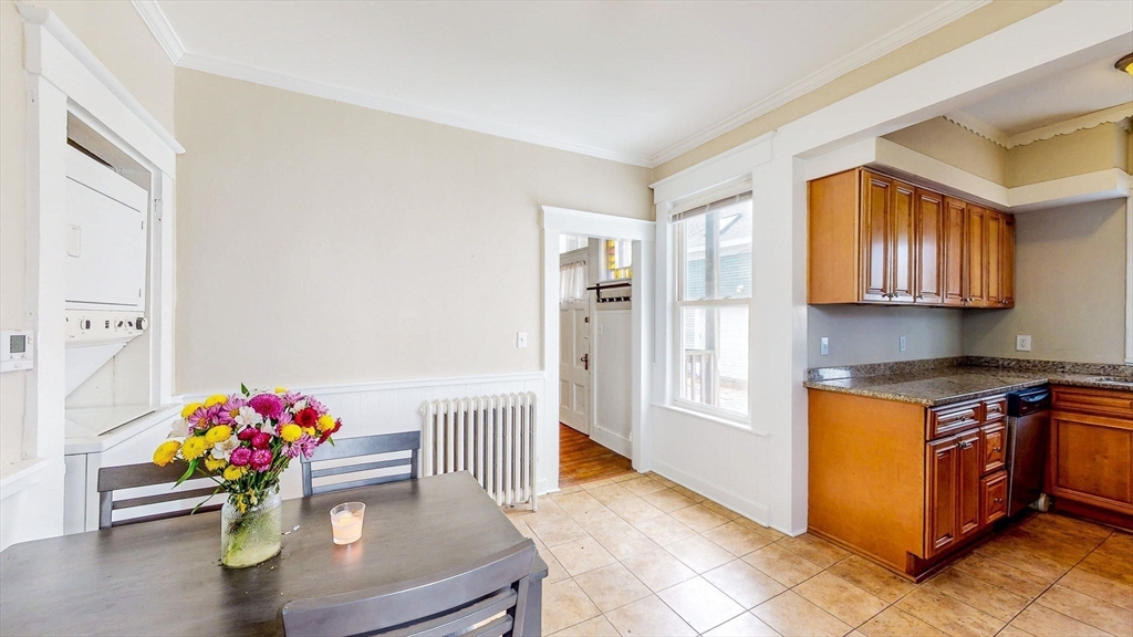 24 Cabot St 1