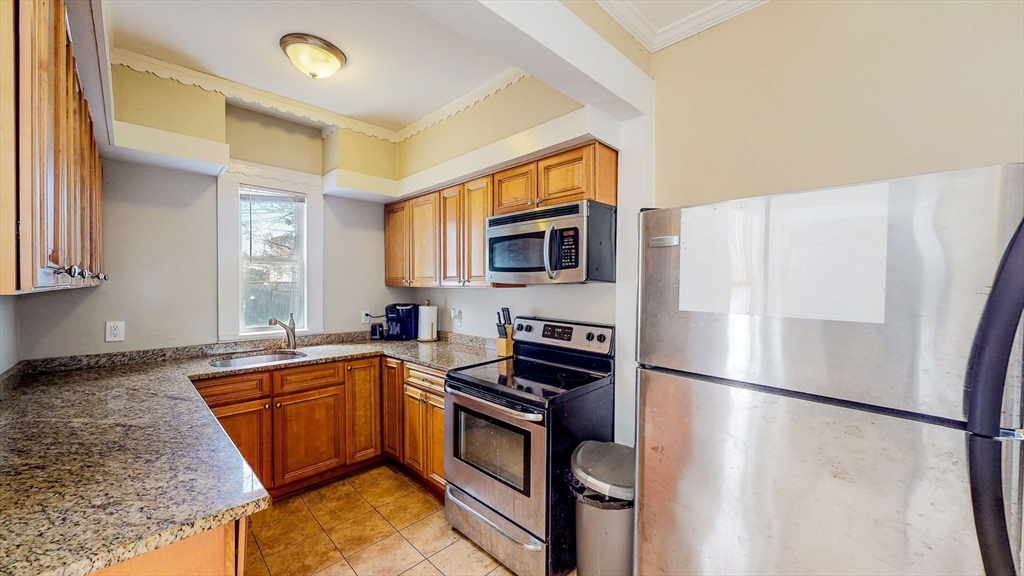 24 Cabot St 1