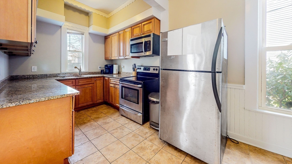 24 Cabot St 1
