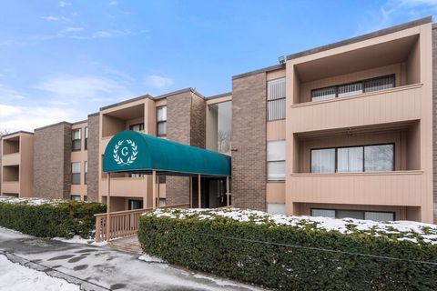 24 Shrewsbury Green Dr J Shrewsbury MA 01545