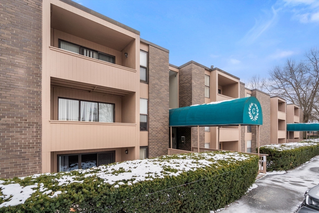 24 Shrewsbury Green Dr J