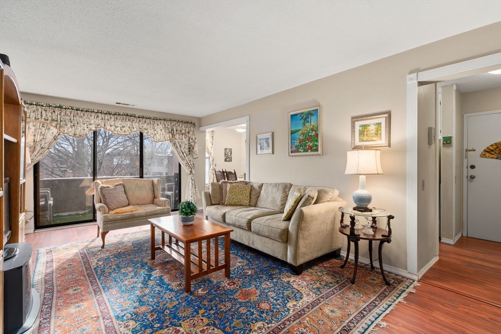 24 Shrewsbury Green Dr J