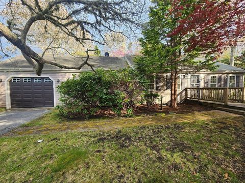 Photo of 31 Tam-O-Shanter Way, Yarmouth, MA 02664 (MLS # 73515896)