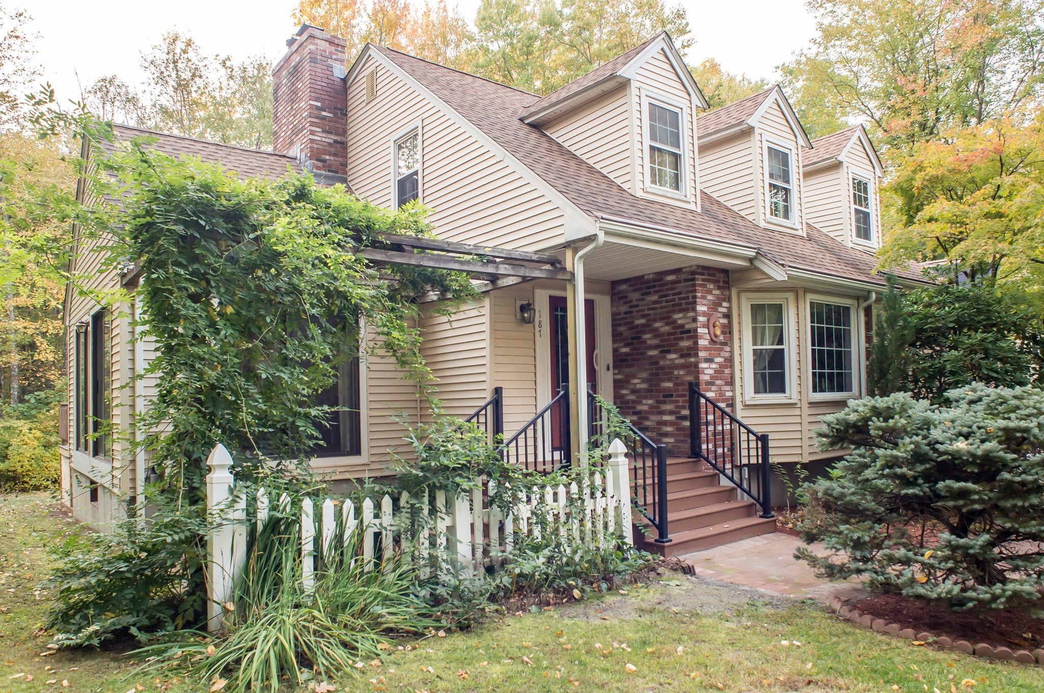 187 Thayer St, Millville, MA, 187 Thayer St, Millville, MA Photo #4