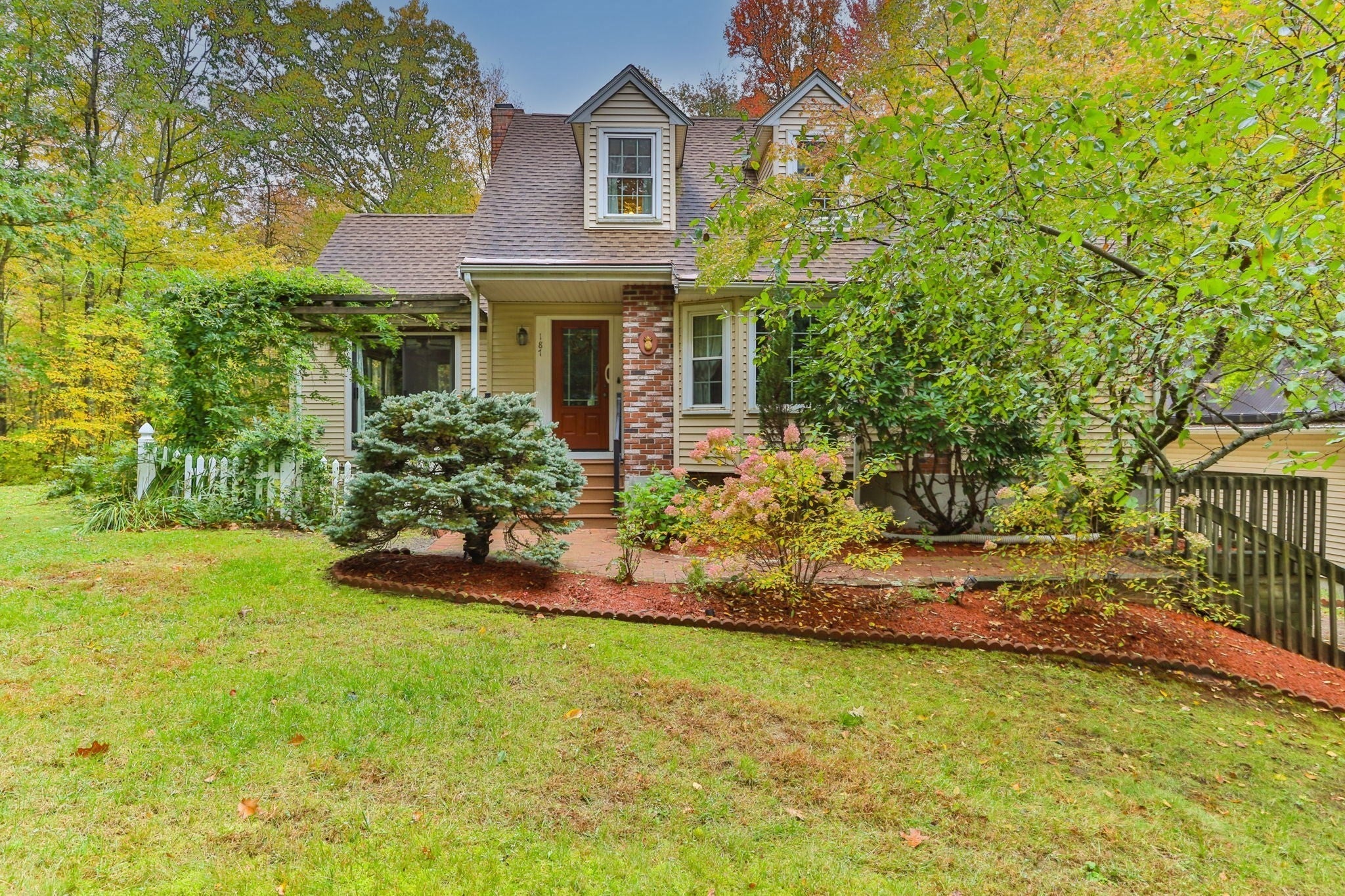 187 Thayer St, Millville MA 01529