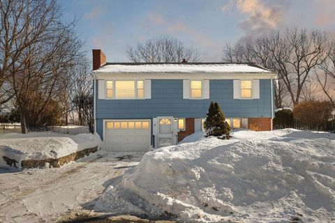 Photo of 38 Ledgemont Lane, Lynn, MA 01904 (MLS # 73477728)