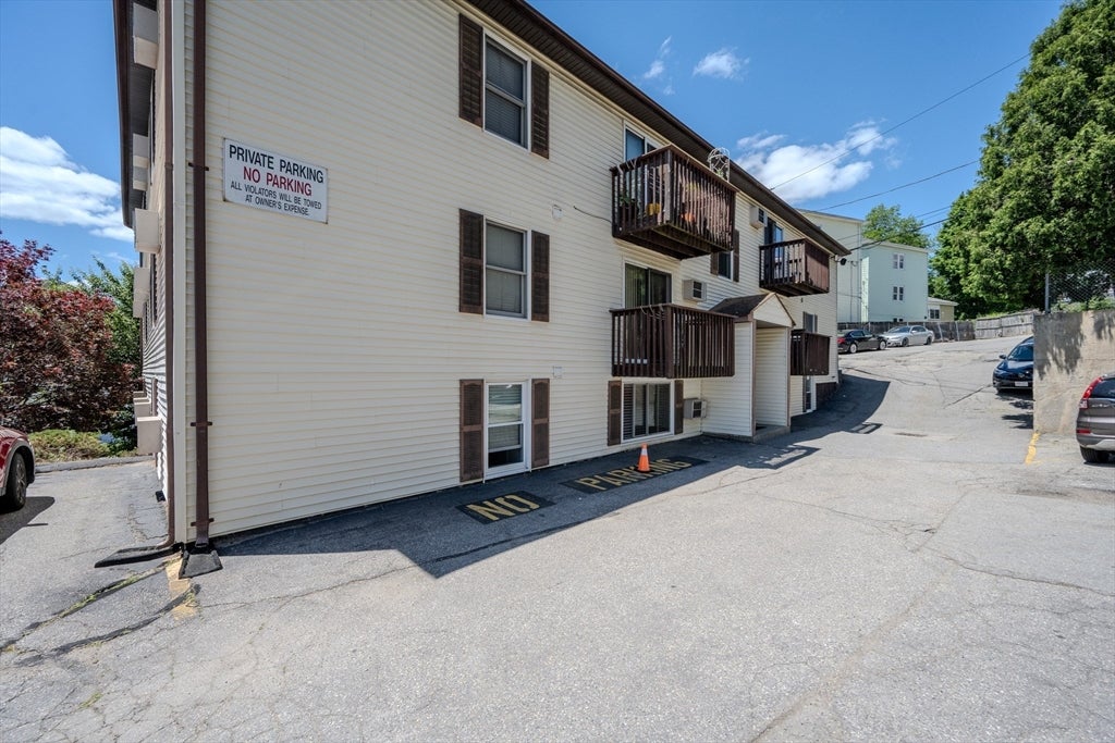 229 Vernon St #3, Worcester, MA Photo #2