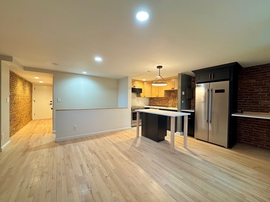 191 West Canton 1