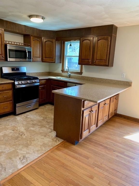 136 Wellman Ave 136