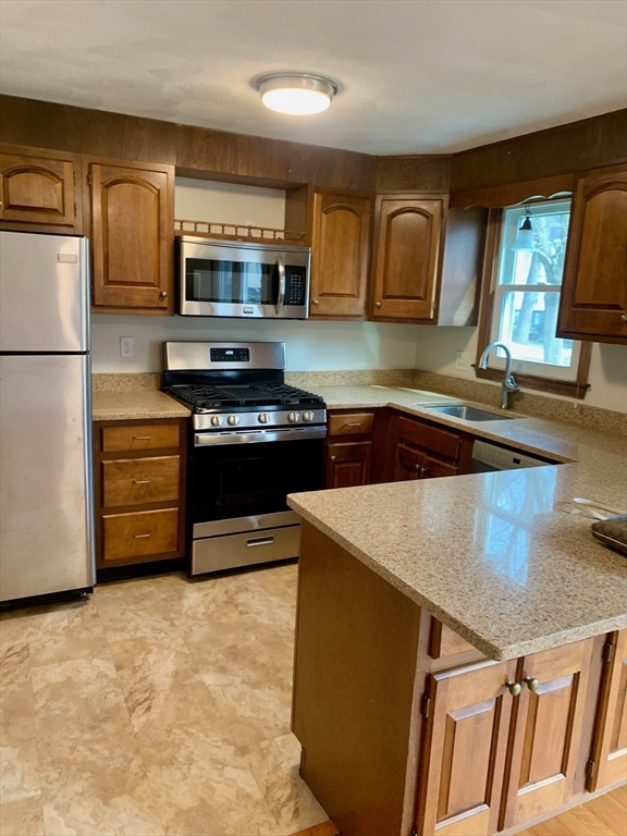 136 Wellman Ave 136