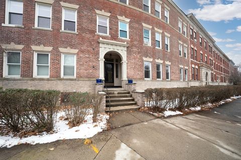 6 Parkway Rd 6 Brookline MA 02445