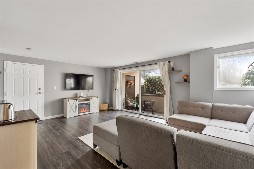 17 Bourbon Unit 76 76