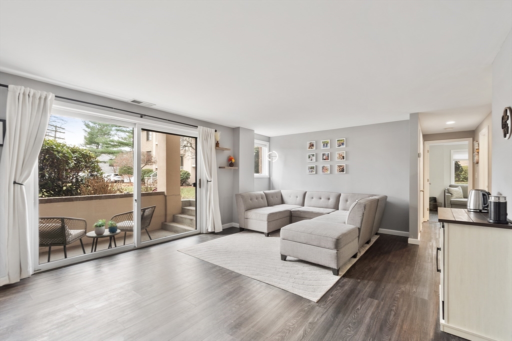 17 Bourbon Unit 76 76