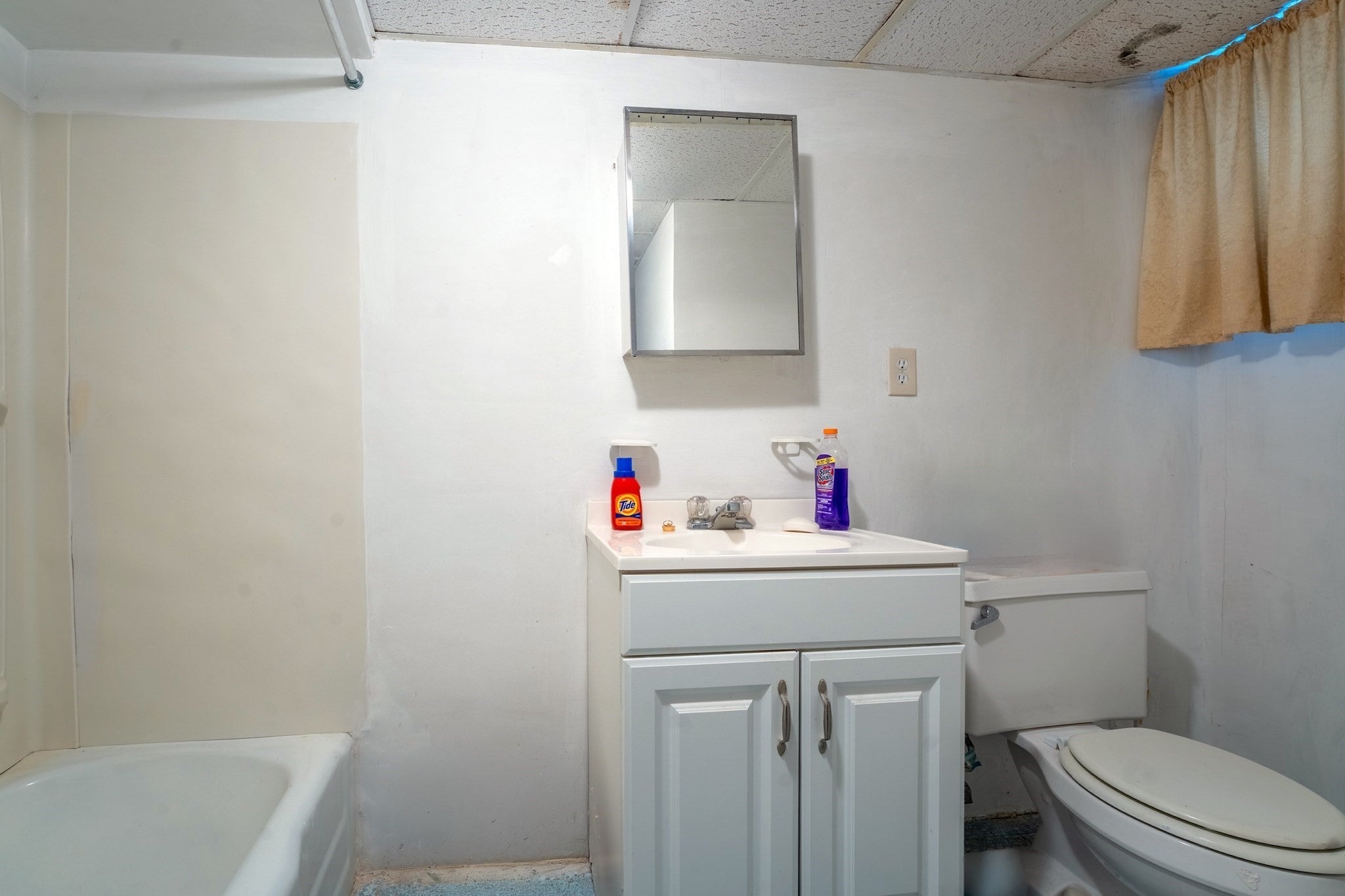 126 Clay St, Pawtucket, RI, 126 Clay St, Pawtucket, RI Photo #14