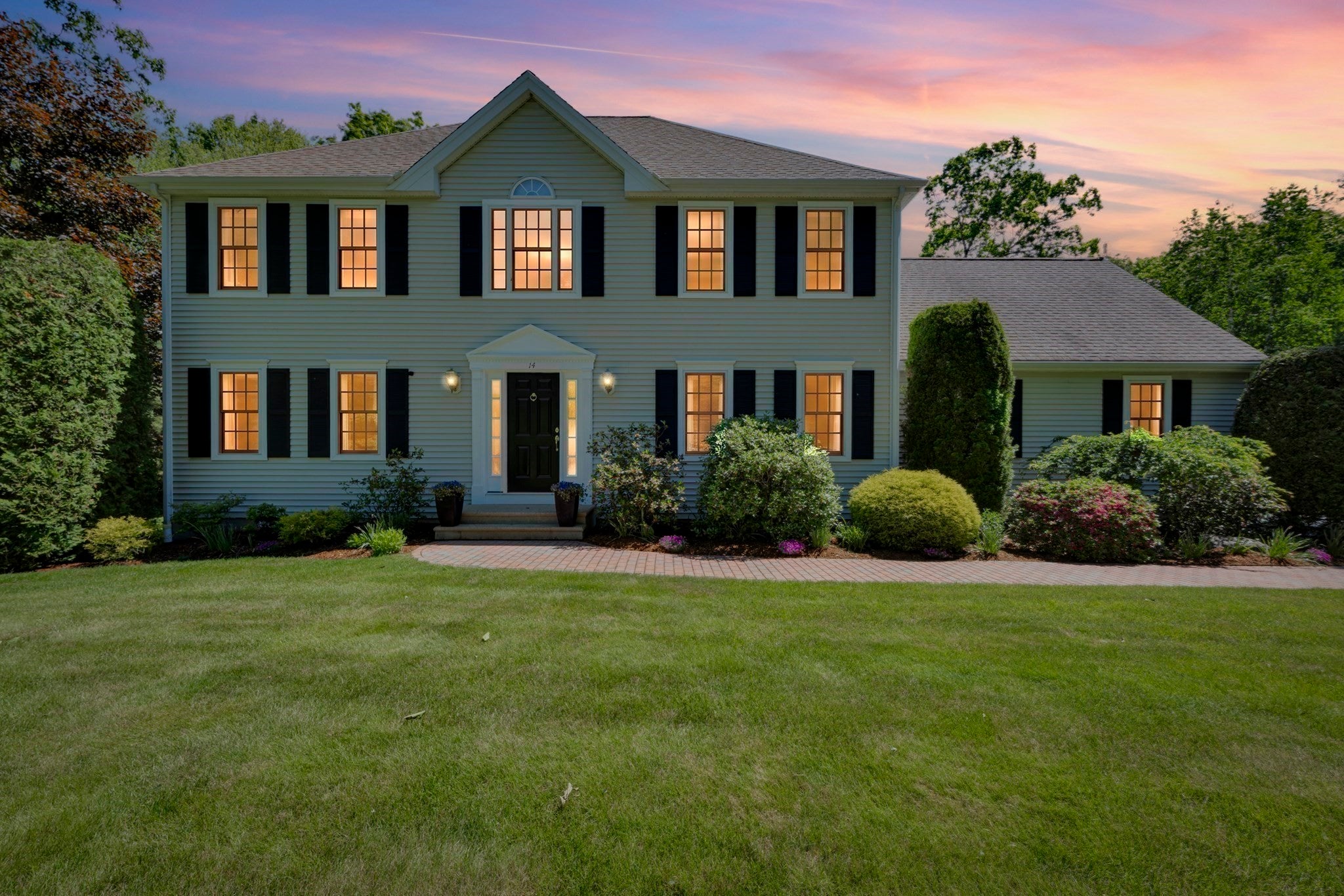 14 Old Towne Way, Sturbridge, MA Photo #2