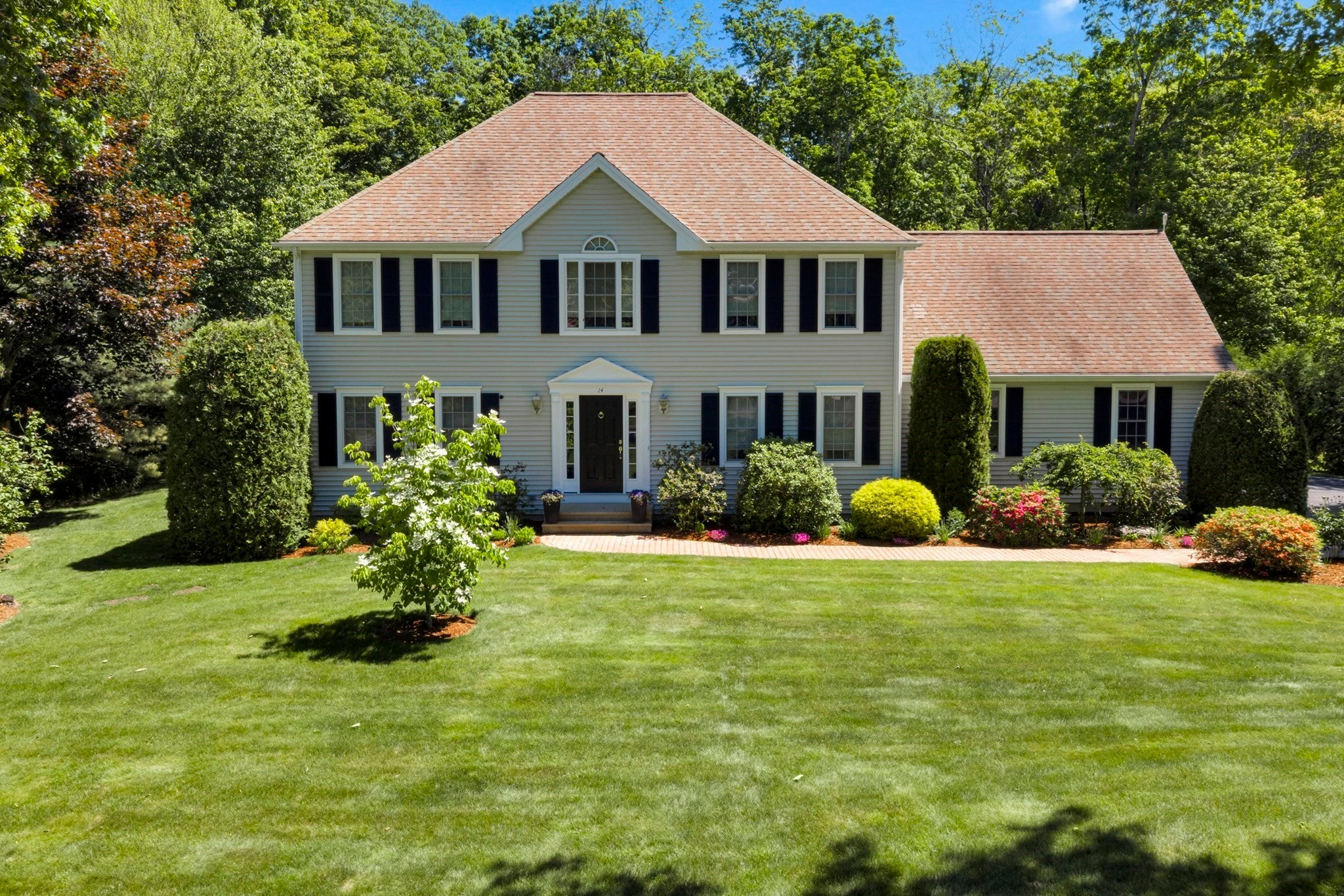 14 Old Towne Way, Sturbridge, MA Photo #1
