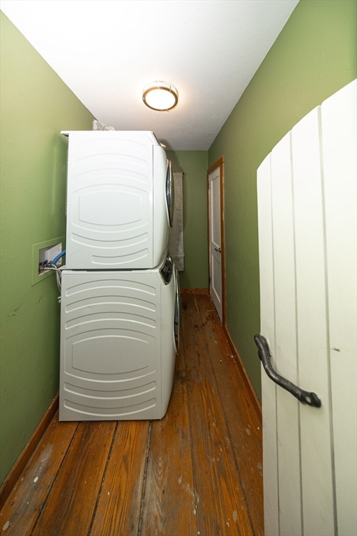 1025 Mechanic Street