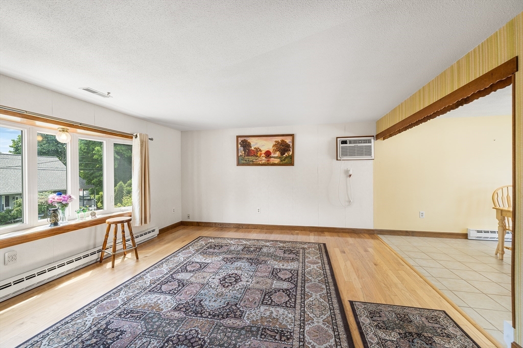 14 Weybossett St