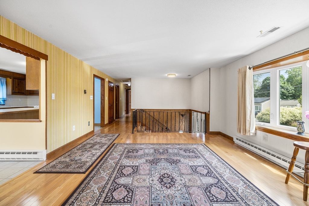 14 Weybossett St