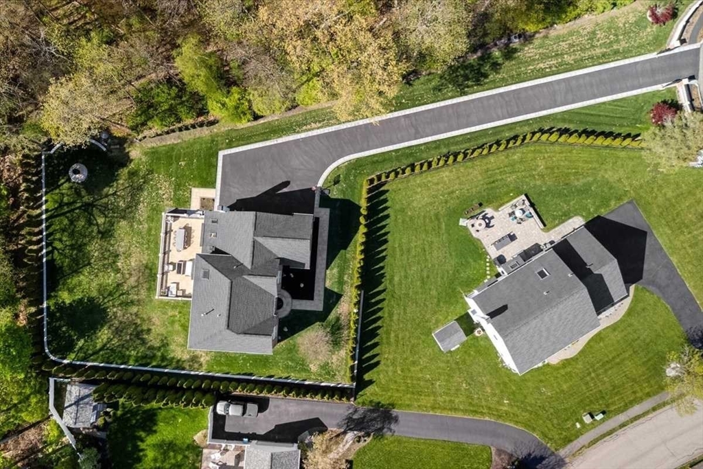 7 Dickinson Circle
