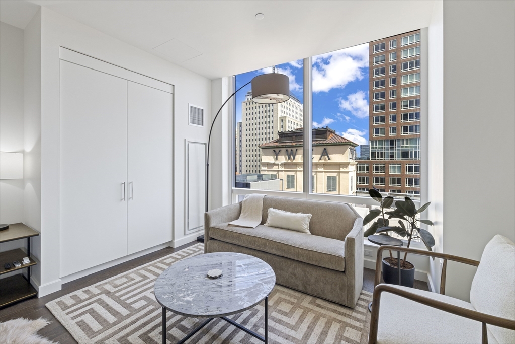 430 Stuart St 1601