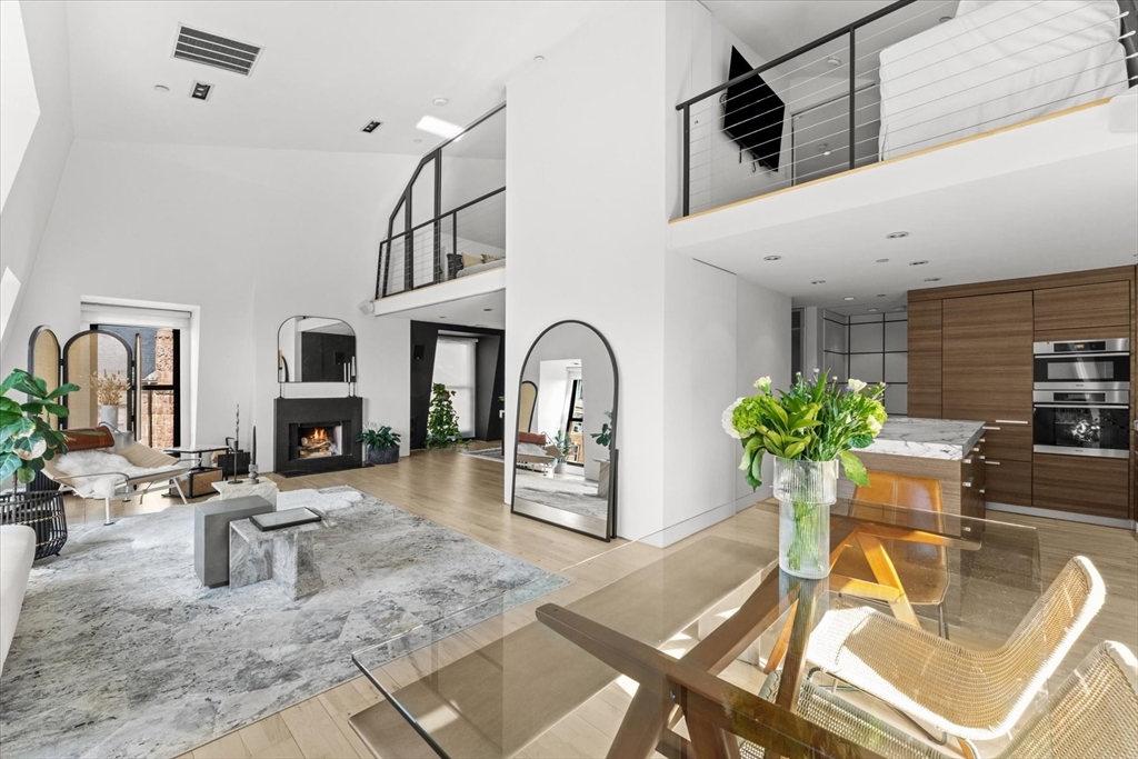 201 Newbury St 506