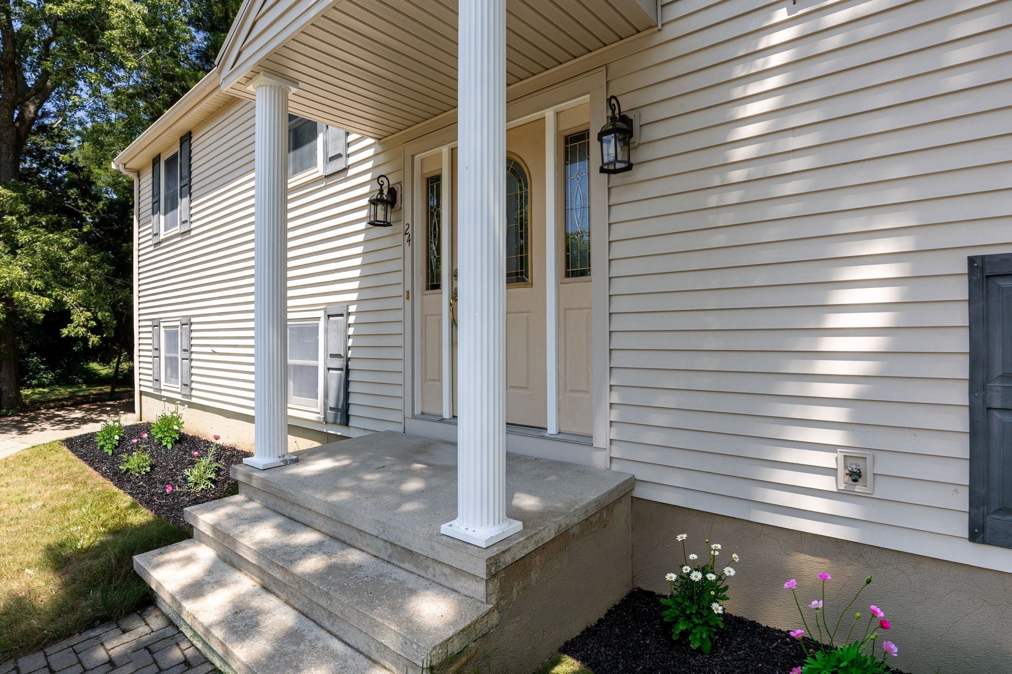 24 Saddle Drive