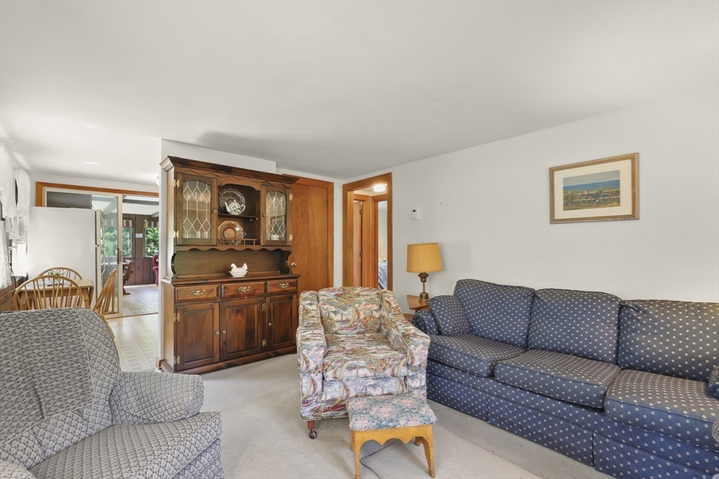 105 Nantucket Ave