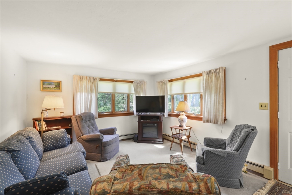 105 Nantucket Ave