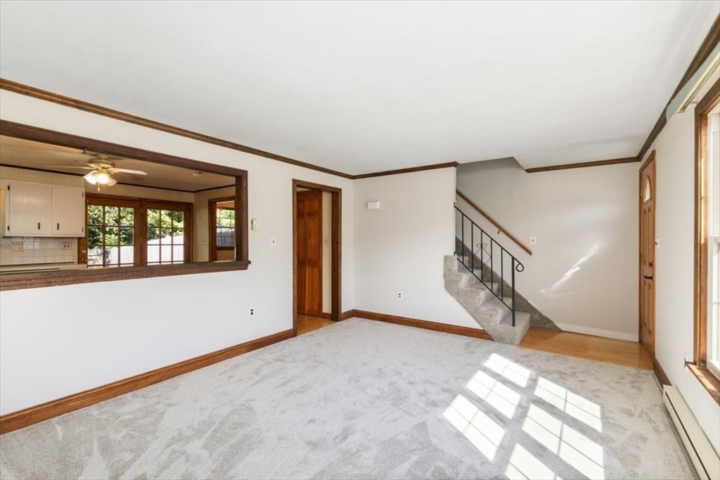 23 Orchard Ave E