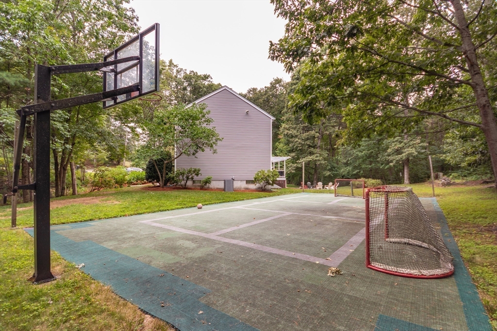 Franklin, Massachusetts 02038, United States, 4 Bedrooms Bedrooms, ,3 BathroomsBathrooms,Residential,Pending,202597