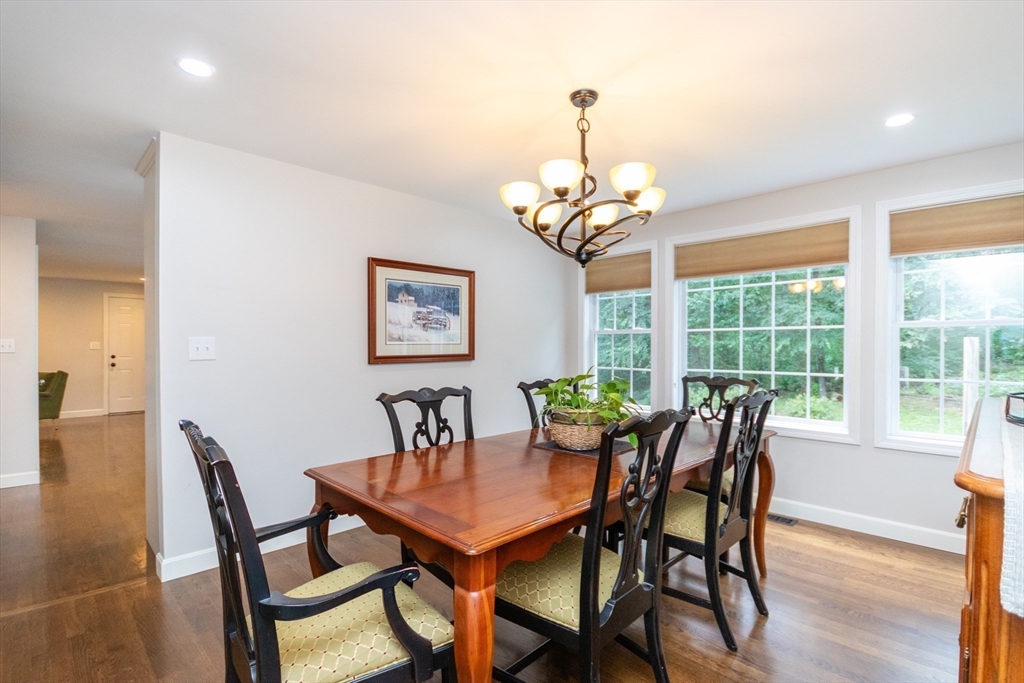 Franklin, Massachusetts 02038, United States, 4 Bedrooms Bedrooms, ,3 BathroomsBathrooms,Residential,Pending,202597