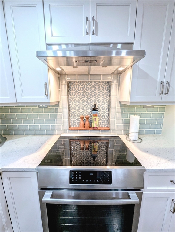 Franklin, Massachusetts 02038, United States, 4 Bedrooms Bedrooms, ,3 BathroomsBathrooms,Residential,Pending,202597